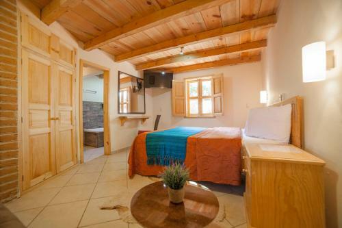 Hotel Adobe Y Teja