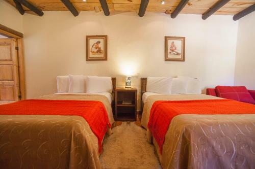 Hotel Adobe Y Teja