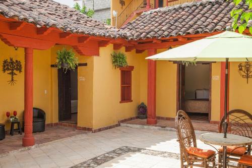 Hotel Adobe Y Teja
