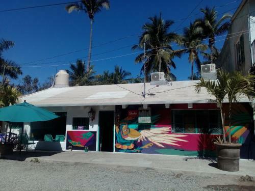 Hostal Shaka Surf House