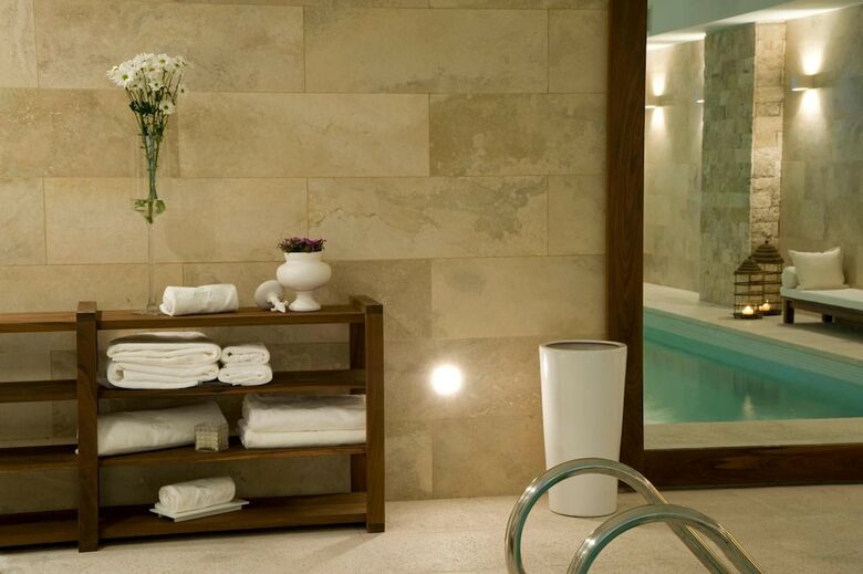 Hotel Awwa Suites & Spa