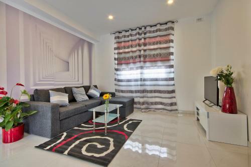 Stanislaus Apartment 3