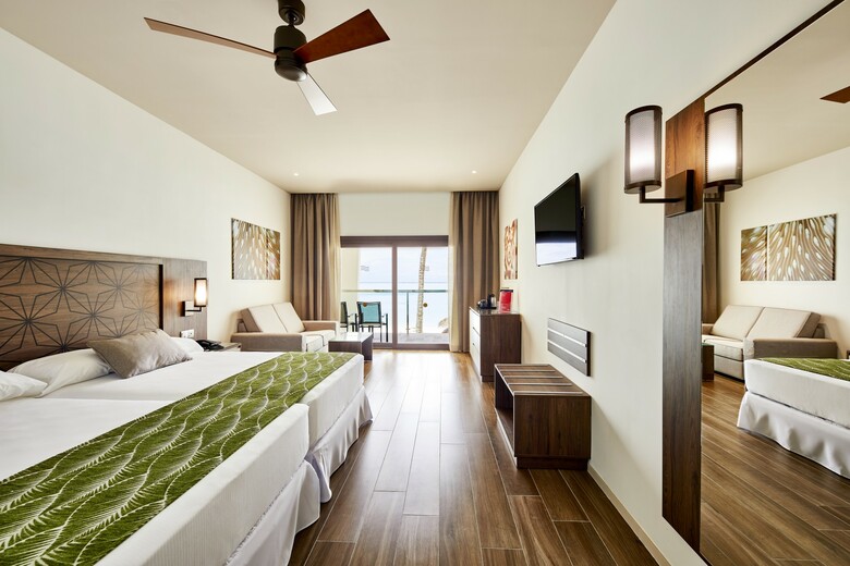 Hotel Riu Atoll