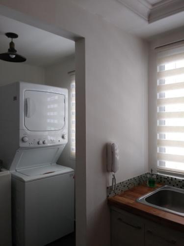 Cozy Private Room & Bath