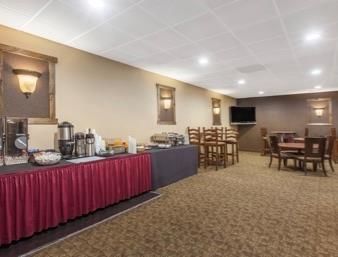 Hotel Ramada Inn University