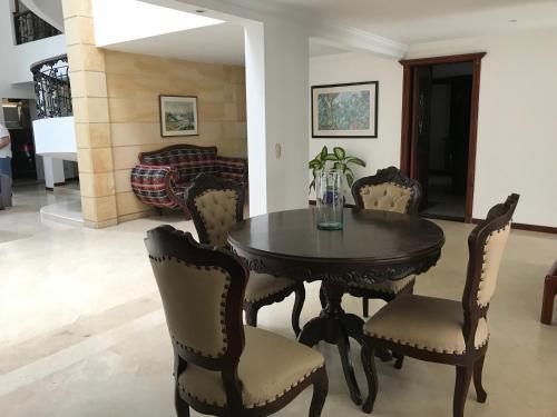 Casa Rosario Ciudad Jardin Cali