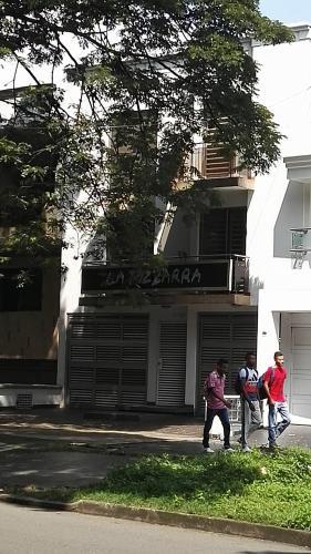 Albergue Hostal La Pizzarra