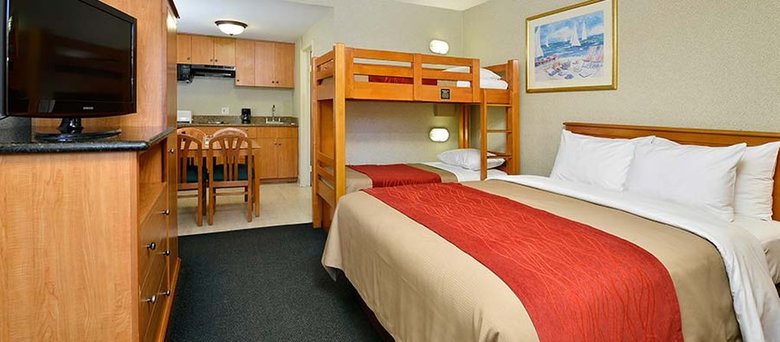 Comfort Inn & Suites Hotel Circle