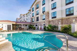 Hotel Comfort Inn & Suites