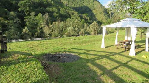 La Caba�a Ecohotel (river House) - Valle De Cocora