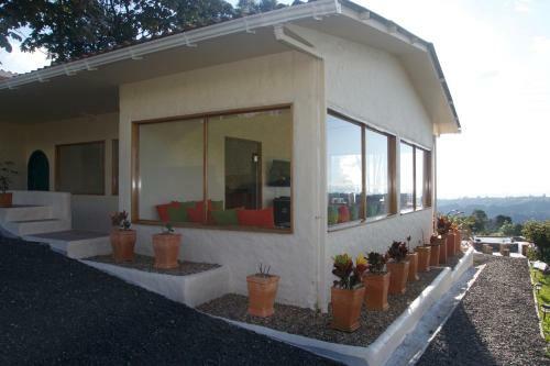 Hotel Montana Guesthouse
