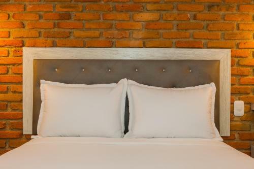 Adaz Hotel