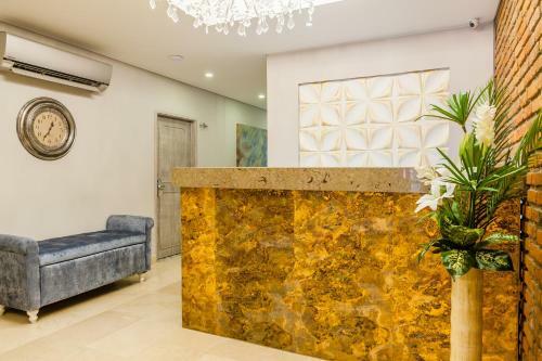 Adaz Hotel