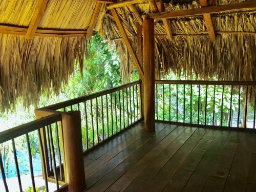 Hostal Zendukua Ecolodge - Manantial River