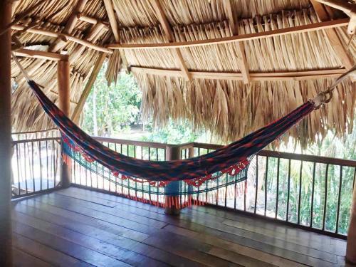 Hostal Zendukua Ecolodge - Manantial River