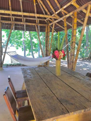 Hostal Zendukua Ecolodge - Manantial River