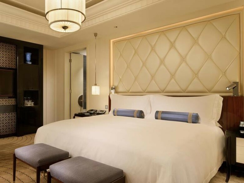 Hotel Peninsula