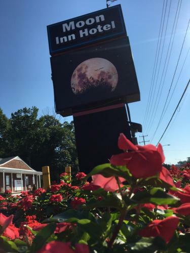 Posada Moon Inn Hotel