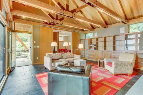 Fidalgo Island Waterfront Stunner