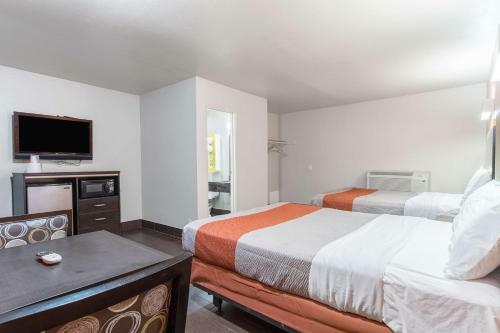 Hotel Motel 6 Orange - Anaheim