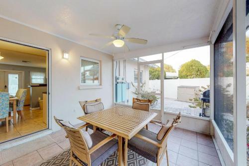 Blue Wave Villa East