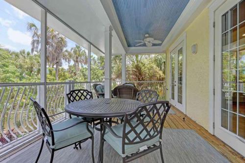 Mon Ami Beach House