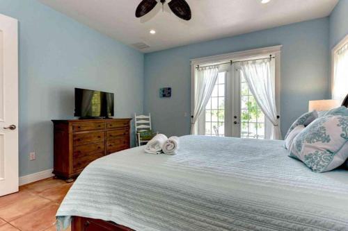 Mon Ami Beach House