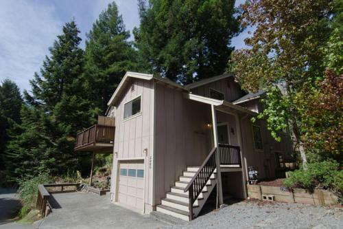 Townhouse In The Redwoods 2260