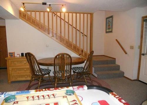 Paulson-3 Bedroom Cabin