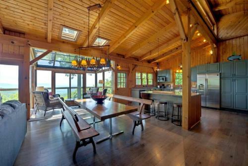 Magnolia Mountain Home