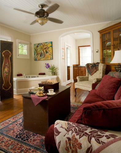Bed & Breakfast 1889 Whitegate Inn & Cottage