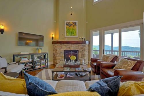 Black Oak Home