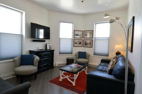 Hotel Independence Square Unit 303