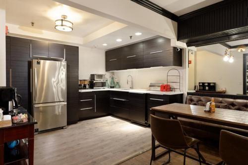 Hotel Independence Square Unit 308