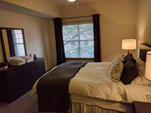 Midtown 240 By Homecomfortstay
