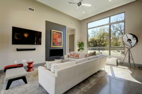 Austin House