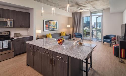 Apartamentos Luxury Downtown Rooftop Pool 2bdr 2bath