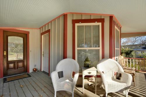 South Austin Cottage 612
