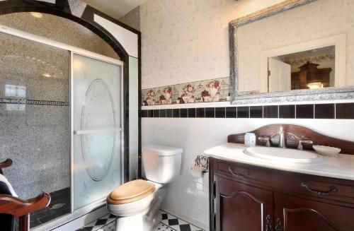 South Austin Cottage 612
