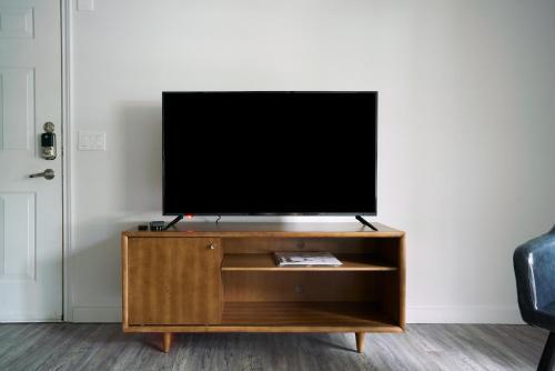 The Domain Premier Suites By Sonder