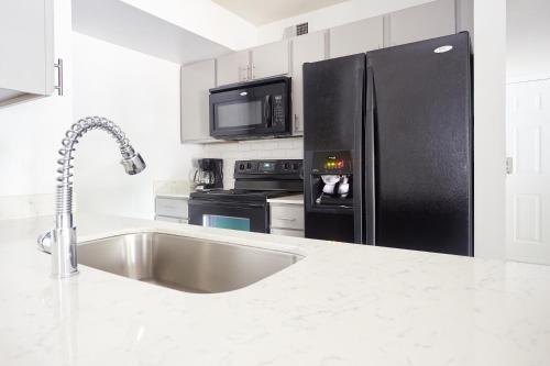 The Domain Premier Suites By Sonder