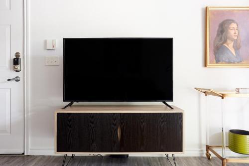 The Domain Premier Suites By Sonder