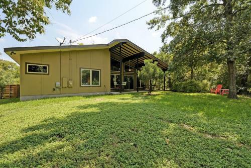 Tree-shaded Home In Austin
