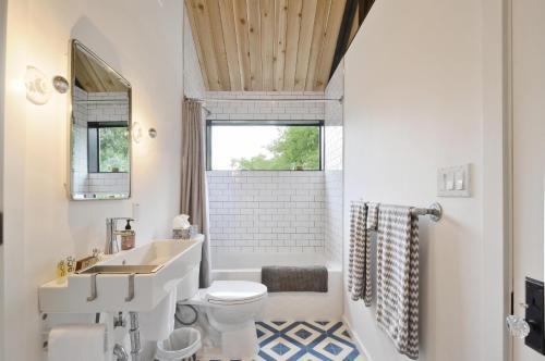 Soco Treehouse Studio