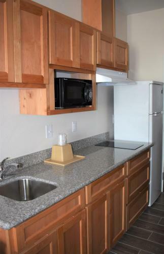 Texas Bungalows Hotel & Suites