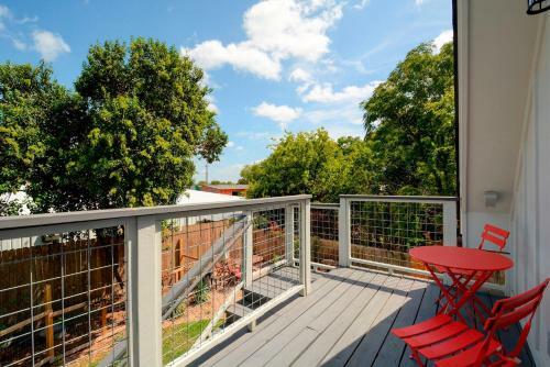 2206 Iva Lane Apartment Unit B Apts
