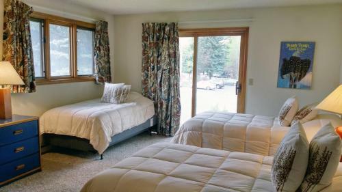 177 Lake Townhouse #d