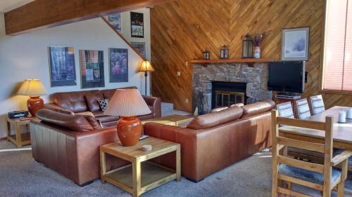 177 Lake Townhouse #d