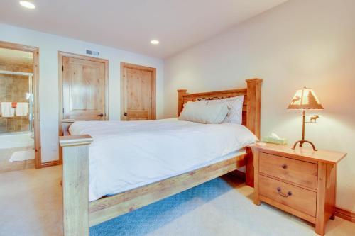 Riverquest Townhome With Private Hot Tub