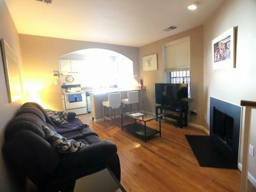 Apartamento Centrally Located Condo W/ Parking